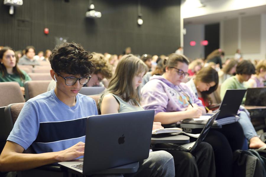 FSU biological science students prepare to work with learning assistants in class. Courtesy photo.