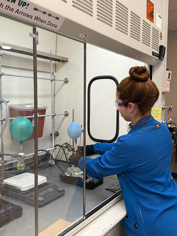 Ana Julia Ferrugini Souza, a chemistry doctoral student, generates precursor intermediates, which act as ingredients in the Smith Laboratory’s synthesis of new molecules for eventual use in medicine. 