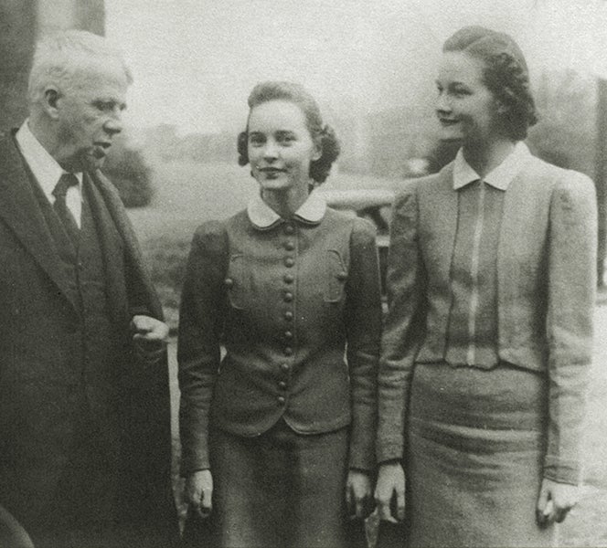 Mart Hill (center) with renowned poet Robert Frost and another FSCW student. Courtesy Mart Hill.