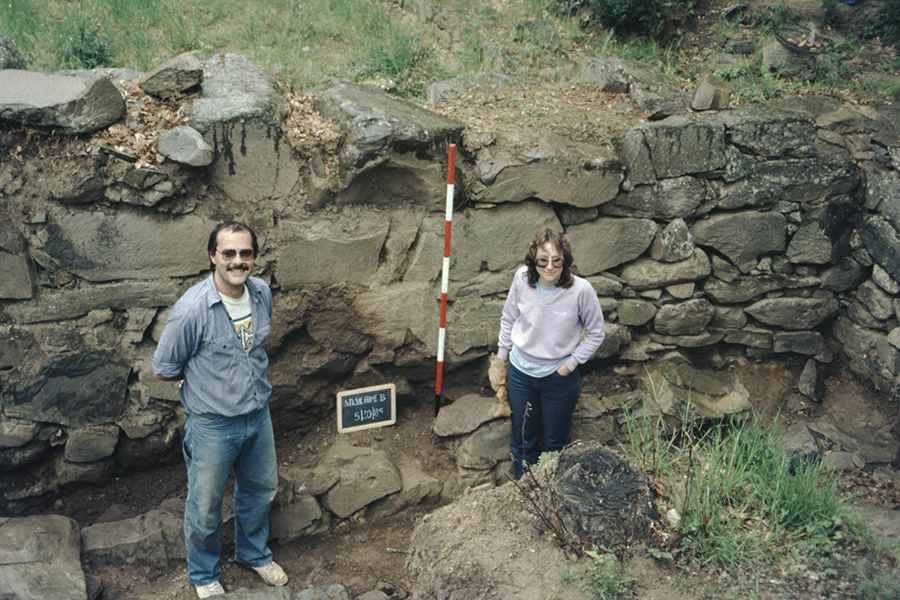 1985 – David Funk and Valeria Carnett on a dig. Courtesy photo.