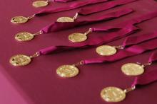 Honors medallions